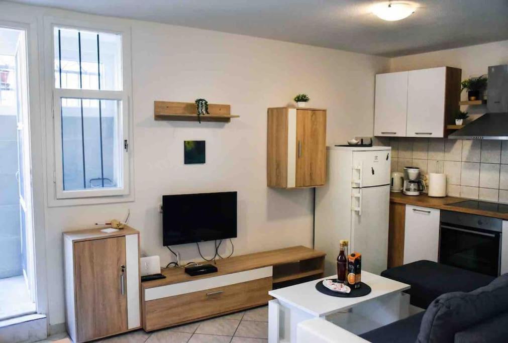 Mama's Apartma